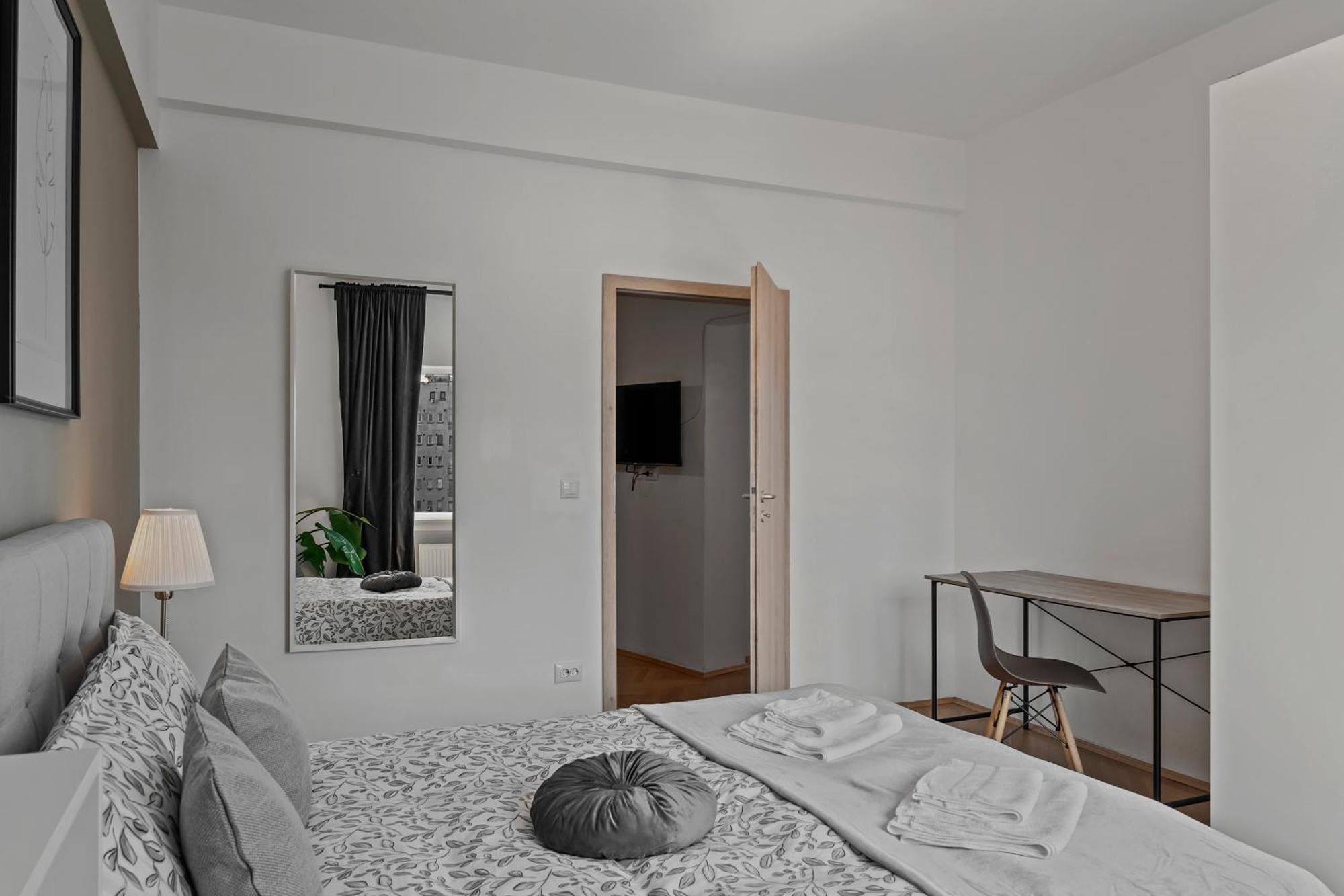 Ultracentral Dreamland Apartment 3 Bdrm Bucharest Exterior photo